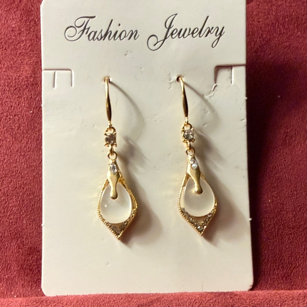 Elegant Gold Dangle Earrings